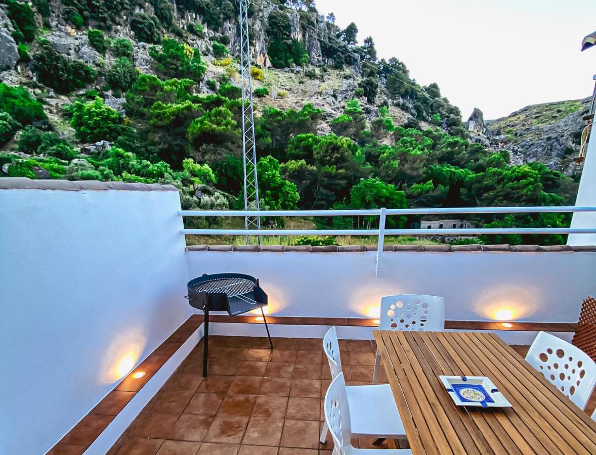 Вилла Grazalema - Casita La Calma - Incredible Views, Clima Frio-Calor, Wifi & Private Parking Optional Экстерьер фото